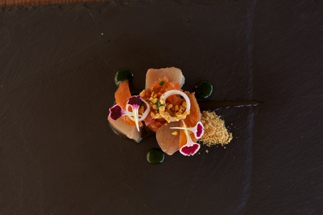 Ensalada de Bonito, Tomate, Almendra y Albahaca